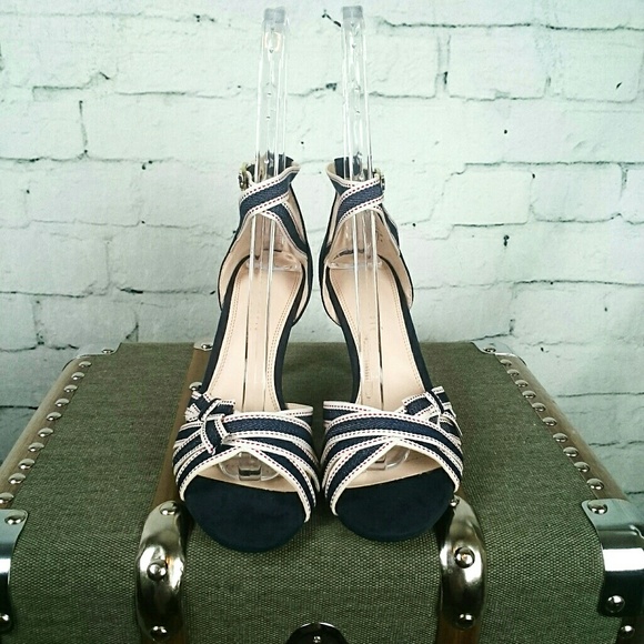 NIB Kelly & Katie Strappy denim heels, ankle strap - Picture 2 of 6